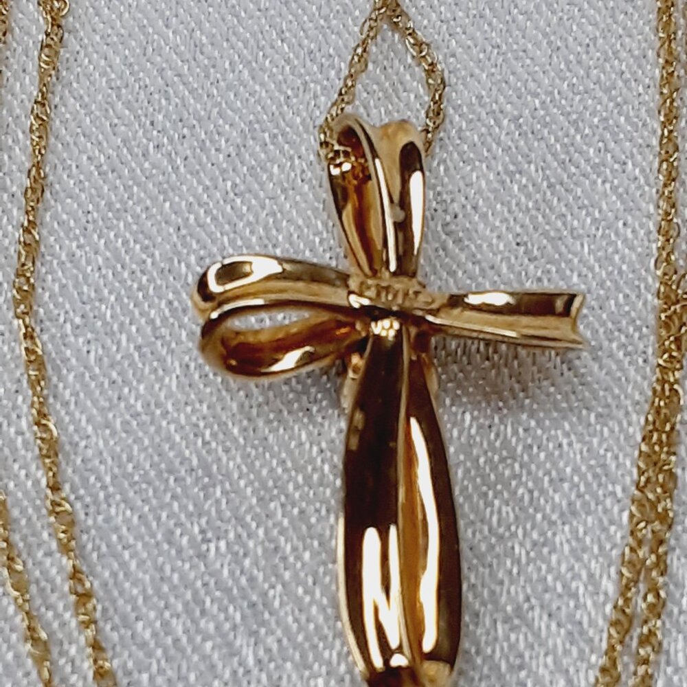 NEW 10kt yellow gold sapphire cross pendant - Picture 5 of 7